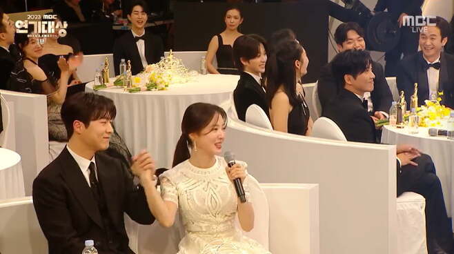 2023 MBC Drama Awards Lee Se-young celebró a Bae In