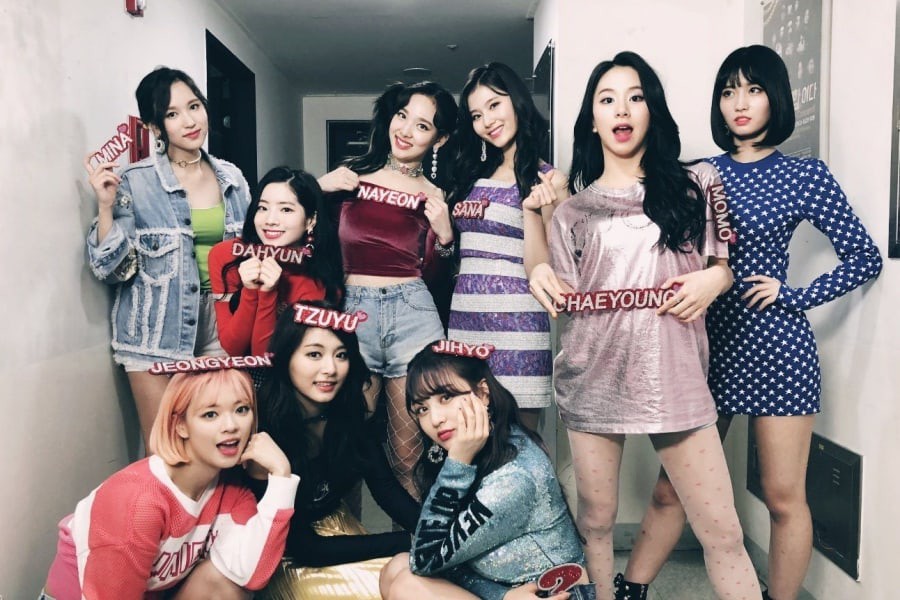 Los grupos ídolos de TWICE y SM son los grupos ídolos más votados de la próxima generación y normalmente hacen lipsync.