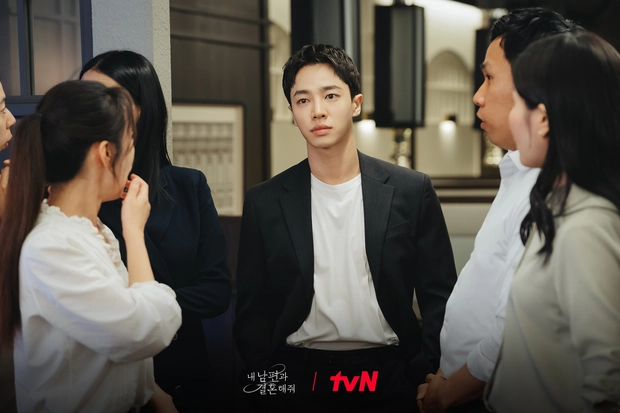 Lee Gi Kwang criticado por mala voz y habilidades de actuación ocular en “Marry My Husband”