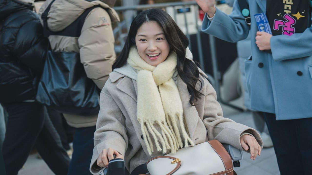 Kim Hye Yoon hace una transición perfecta entre una fan adulta y una estudiante decidida en Lovely