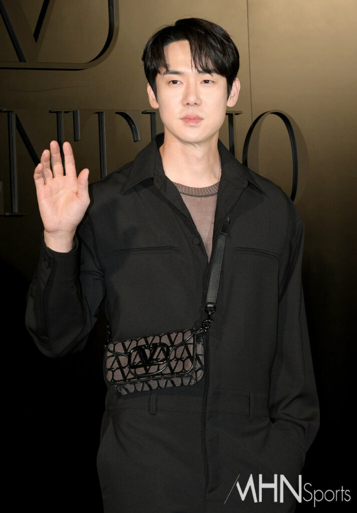 Yoo Yeon Seok